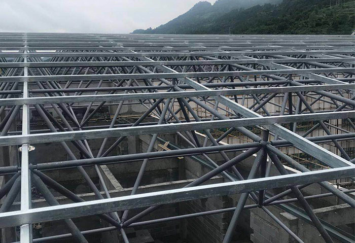 海林学校艺体楼网架
